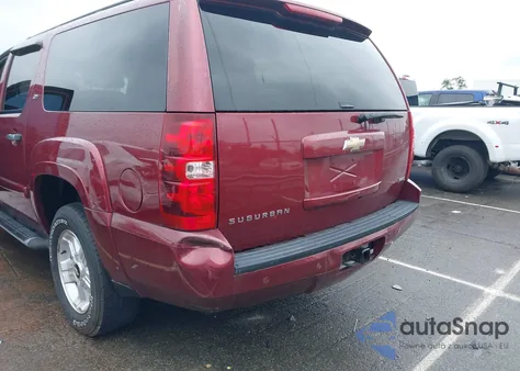 2008 Chevrolet Suburban 1500 Lt z USA, uszkodzony, nr VIN 3GNFK163X8G307587